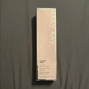Mary Kay Timewise Repair Volu-Firm Cleanser in Elegant Pink